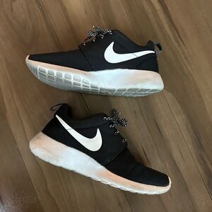 Nike Roshe Sneakers